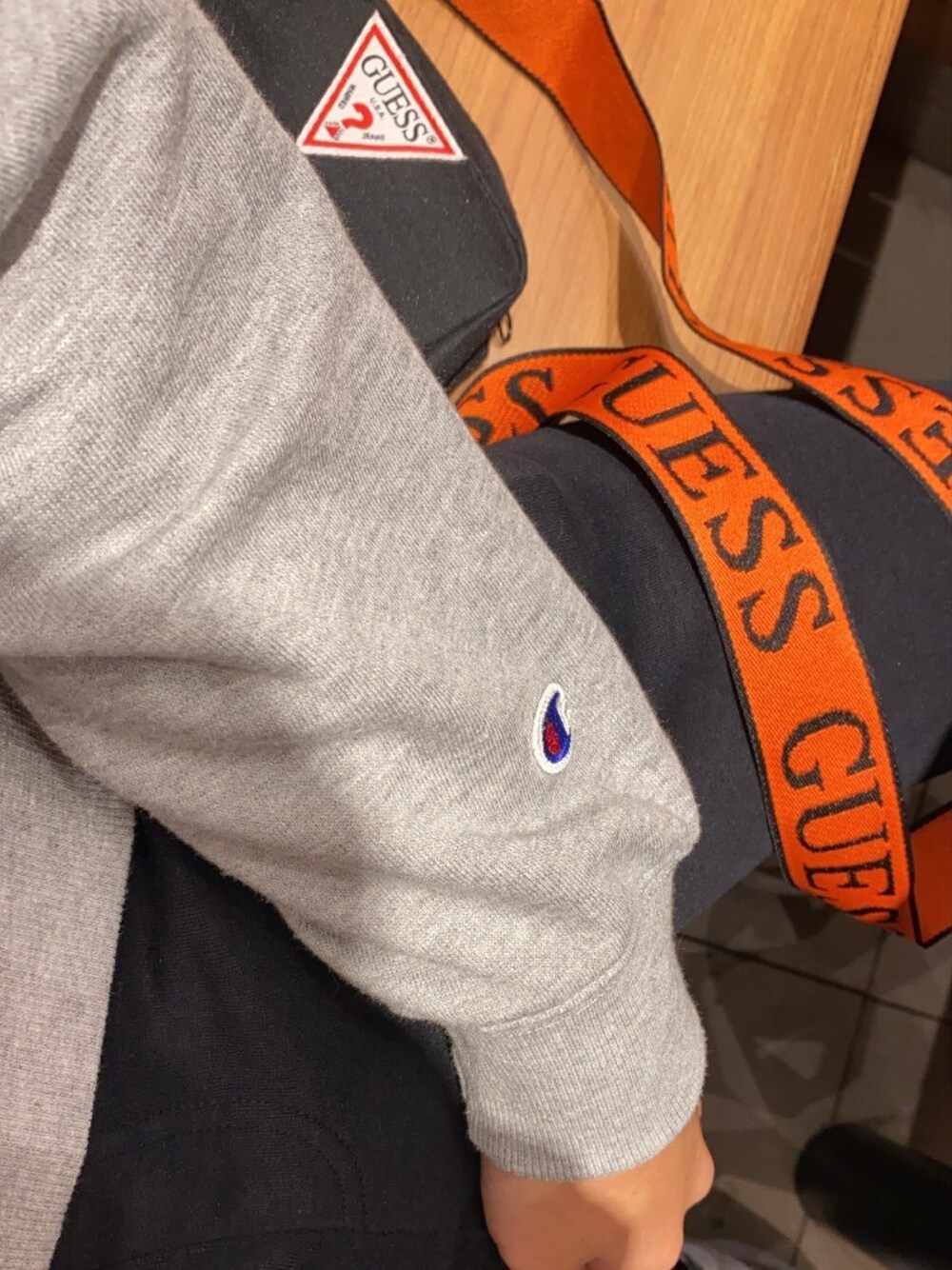 「jethrotang鄧柏軒、jethrotang、鄧柏軒」｜「ChampionのChampion / REVERSEWEAVE CREWNECK SWEAT（スウェット、パープル系）」を使った、Jethro Tangさん（メンズ・164cm）の春コーディネートの1枚目の写真