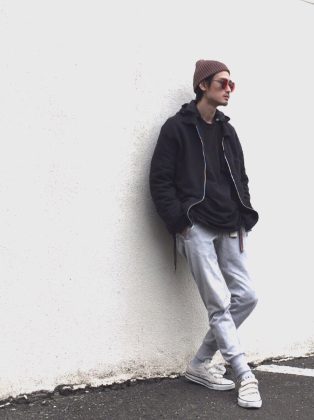 「vintage、HELMUT LANG、Chrome Hearts、hussein chalayan、yohjiyamamoto、Y-3、converse、KIJIMA TAKAYUKI、mykita」｜「UNITED ARROWSの＜KIJIMA TAKAYUKI（キジマタカユキ）＞T RIB KNITCAP（ニットキャップ/ビーニー、ブラウン系）」を使った、君嶋麻耶さん（メンズ・176cm）の春コーディネートの1枚目の写真