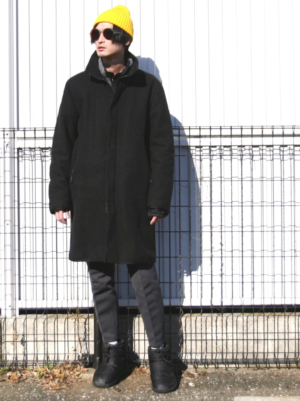 「PRADA、patagonia、vintage、THE NORTH FACE、KIJIMA TAKAYUKI、mykita」｜「KIJIMA TAKAYUKIのアイテム（ニットキャップ/ビーニー、イエロー系）」を使った、君嶋麻耶さん（メンズ・176cm）の冬コーディネートの1枚目の写真