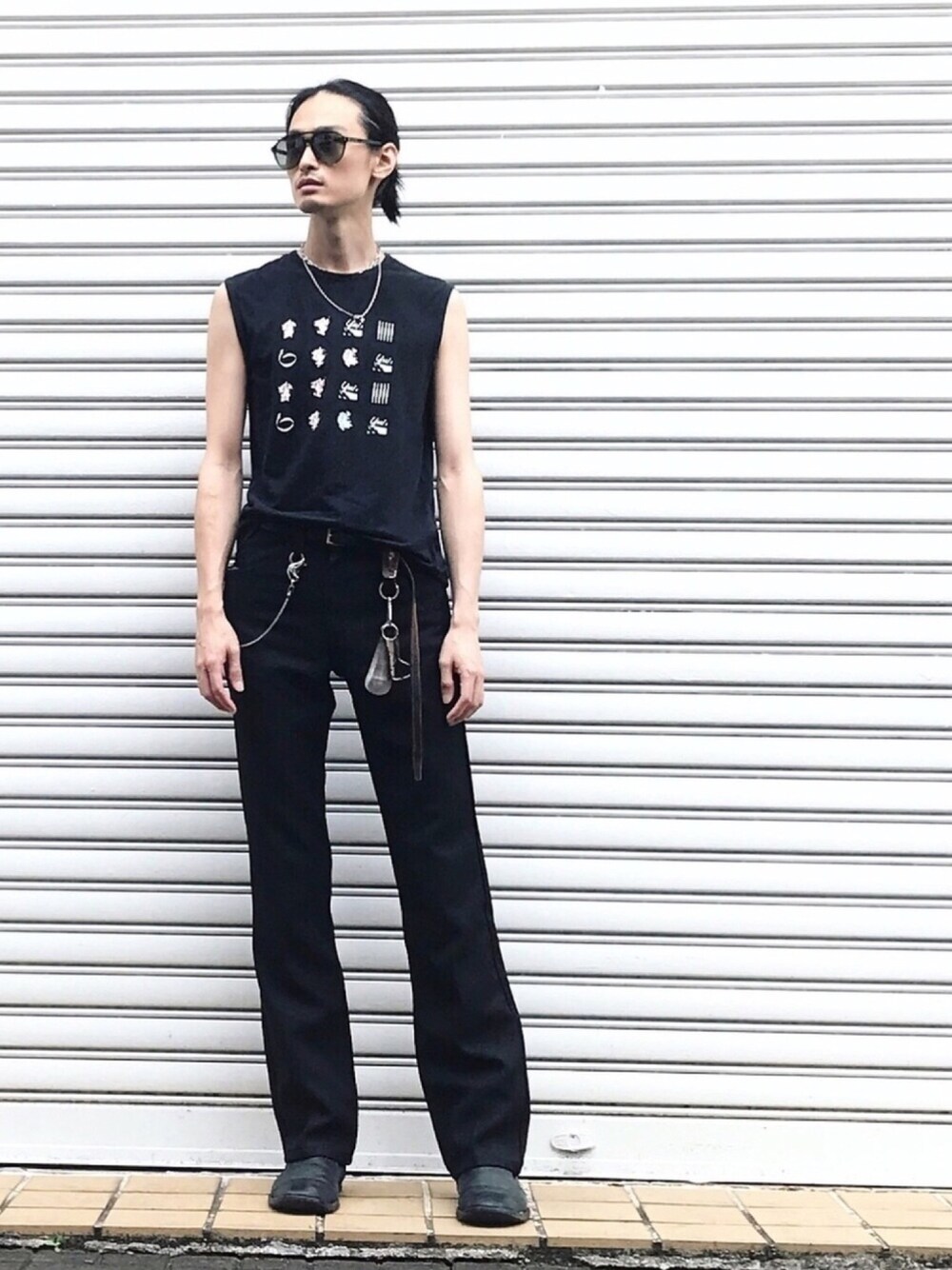「vintage、Levi's、GIVENCHY、古着、古着MIX、スタプレ、ブーツ、サイドゴアブーツ」｜「GIVENCHYのGIVENCHY/ジバンシー/Sunglasses GV7076/S561ED 9O（サングラス、その他）」を使った、君嶋麻耶さん（メンズ・176cm）の夏コーディネートの1枚目の写真