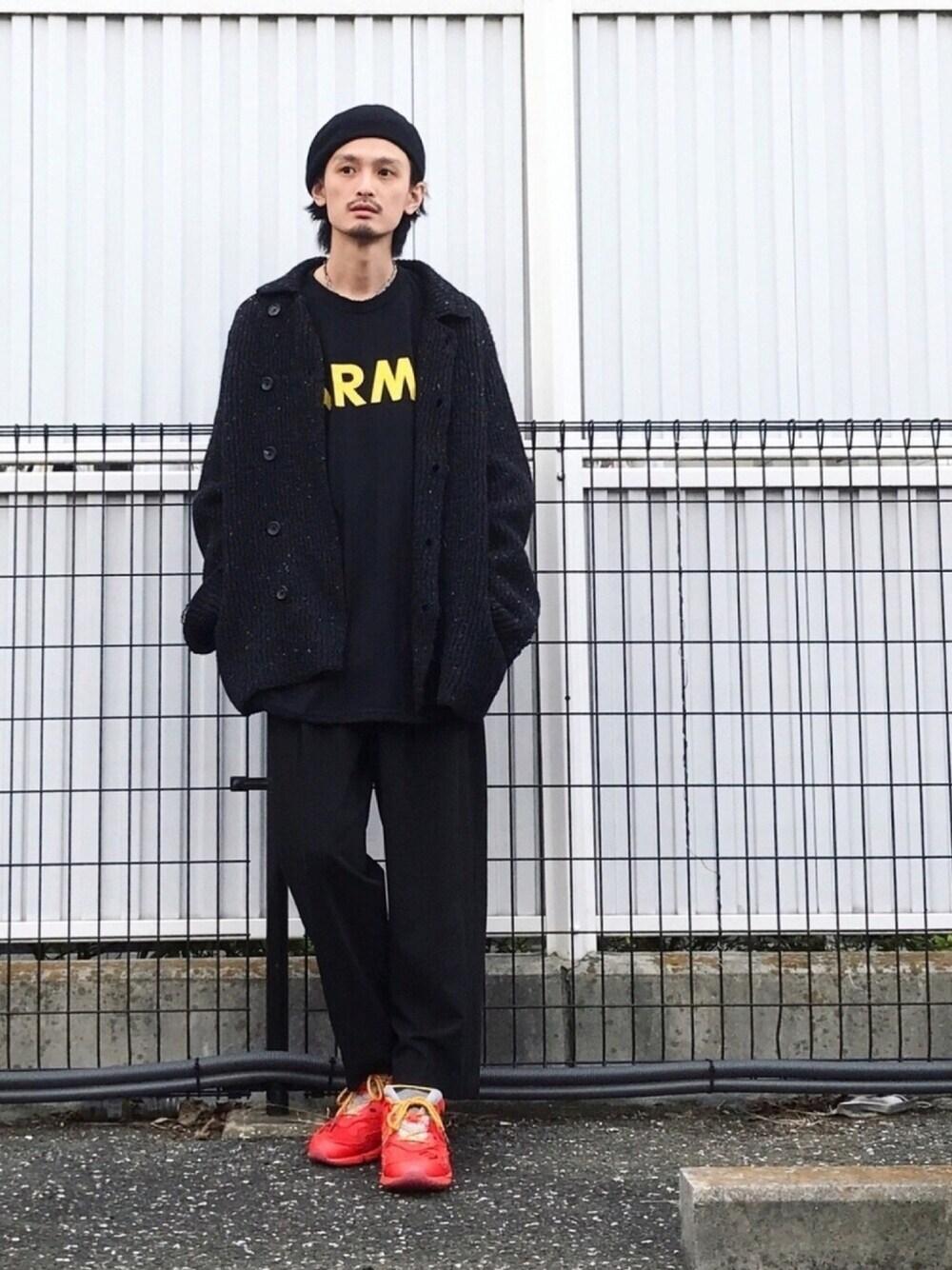 「knot、iroquois、N.HOOLYWOOD、New Balance、vintage、古着、古着MIX、ニット、ニットアウター」｜「IroquoisのHIGH WAIST TUCK-LOOP PT（スラックス、ブラック系）」を使った、君嶋麻耶さん（メンズ・176cm）の秋コーディネートの1枚目の写真