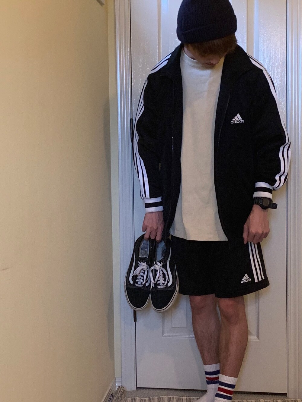 「春夏コーデ、古着、古着コーデ、古着好きな人と繋がりたい、セットアップ、相互フォロー」｜「adidasのトラックトップ [FIREBIRD TRACK TOP] アディダスオリジナルス（ジャージ、ブラック系）」を使った、すけさん（メンズ・168cm）の春コーディネートの1枚目の写真