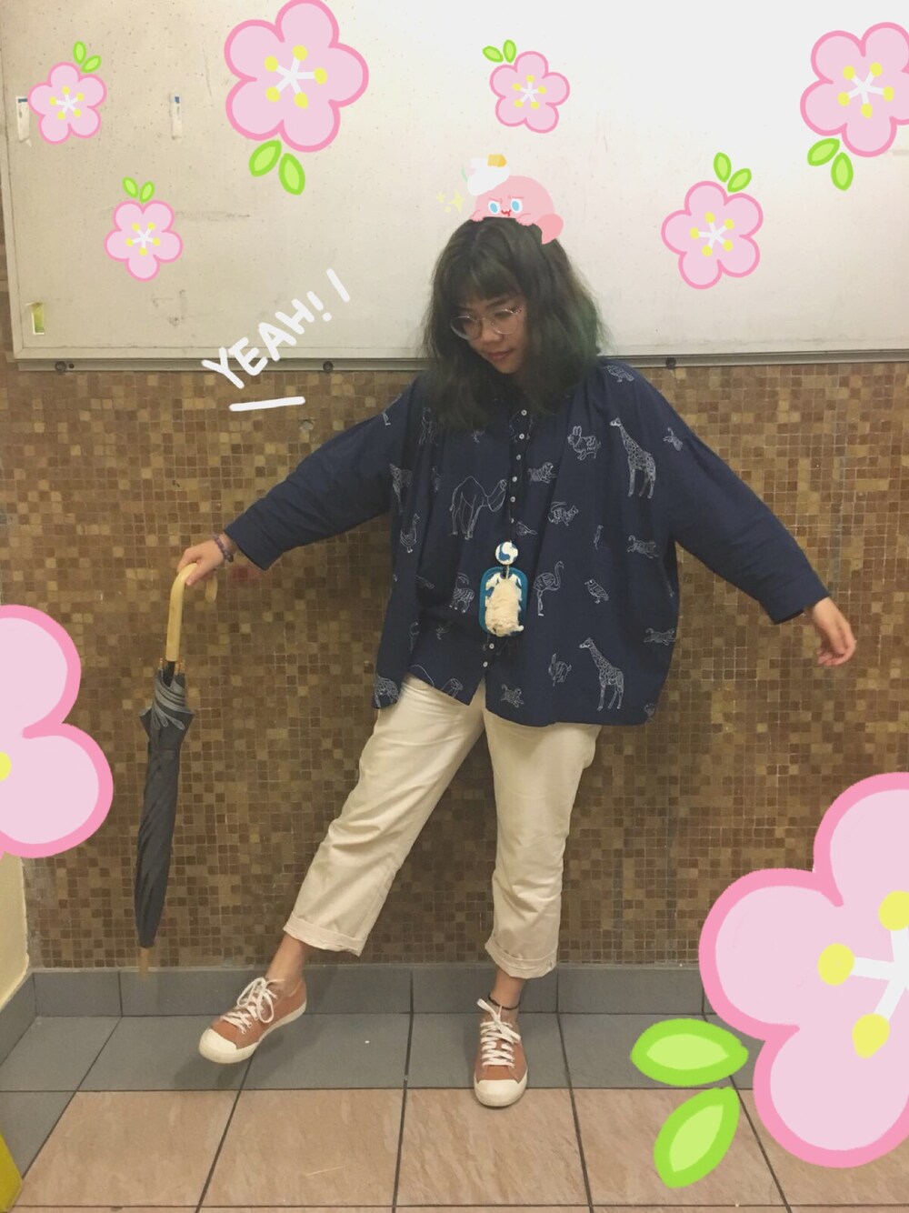 「春コーデ、雨の日コーデ、spring、outfit、オトナカジュアル、低身長、casual」｜「Fillilのアイテム（シャツ/ブラウス、ブルー系）」を使った、橋さん（レディース・156cm）の春コーディネートの1枚目の写真