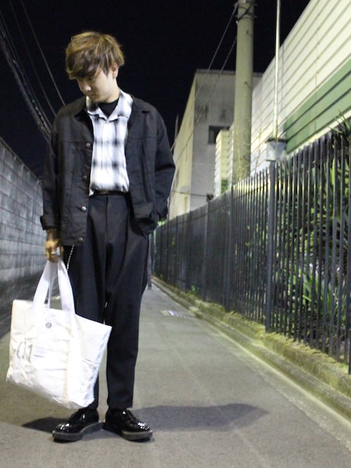 katuya使用「whos who gallery(hip hop gジャン)」的時尚穿搭