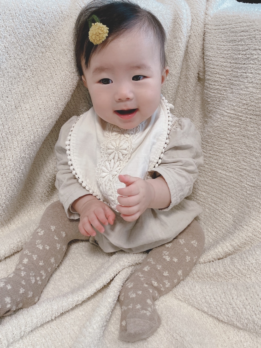 「赤ちゃんコーデ、赤ちゃん、シンプルコーデ、ベージュコーデ」｜「韓国子供服のアイテム（ロンパース、ピンク系）」を使った、おきみ。さん（レディース・158cm）の秋コーディネートの1枚目の写真