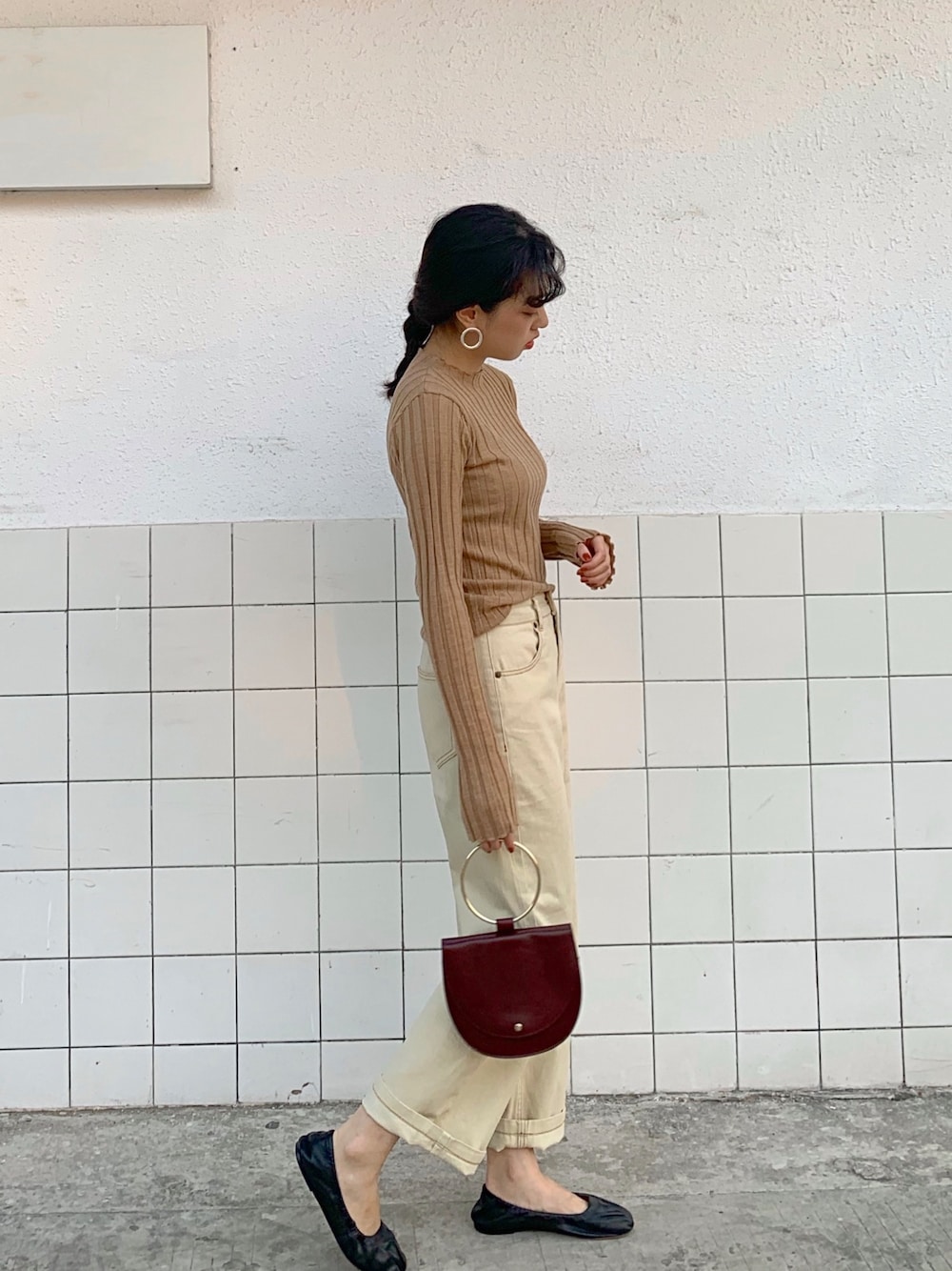 「ootd、女人味、基础款、秋のコーデ、秋コーデ、秋色、秋冬コーデ、大人カジュアル、工装裤、カジュアルコーデ」｜「insisfemmeのアイテム（ニット/セーター、ベージュ系）」を使った、ワンリンさん（レディース・160cm）の秋コーディネートの1枚目の写真