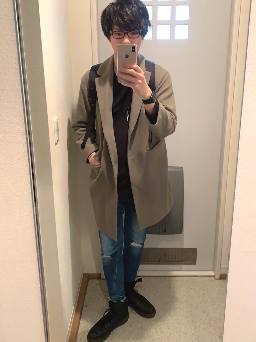 「秋コーデ、シンプルコーデ、UNIQLO、秋冬、米津玄師を意識したヘア笑」｜「jiggys shopのクラッシュスキニーデニム（デニムパンツ、ブルー系）」を使った、トシボーイさん（メンズ・183cm）の秋コーディネートの1枚目の写真