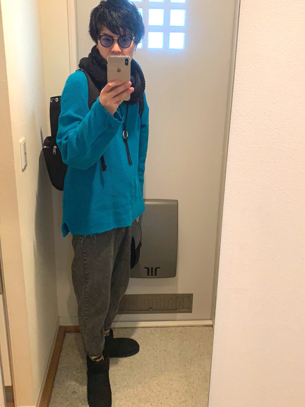 「シンプルコーデ、秋のコーデ、きれいめカジュアル、プチプラ、ユニクロ」｜「B:MING by BEAMSのUGG Australia / CLASSIC MINI（ブーツ、ブラック系）」を使った、トシボーイさん（メンズ・183cm）の秋コーディネートの1枚目の写真