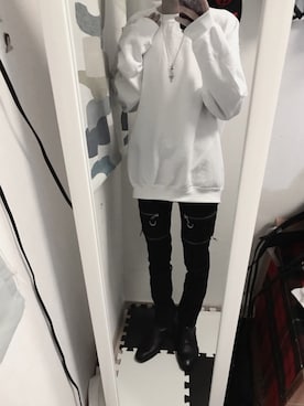 「Chrome Hearts」｜「アイテム（スウェット）」を使った、rky®さん（メンズ・165cm）の秋コーディネート