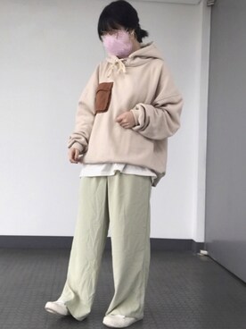 「Lulus（-）のアイテム（パンツ）」を使った、ビ﹏台湾人日本在住さん（レディース・152cm）の春コーディネート