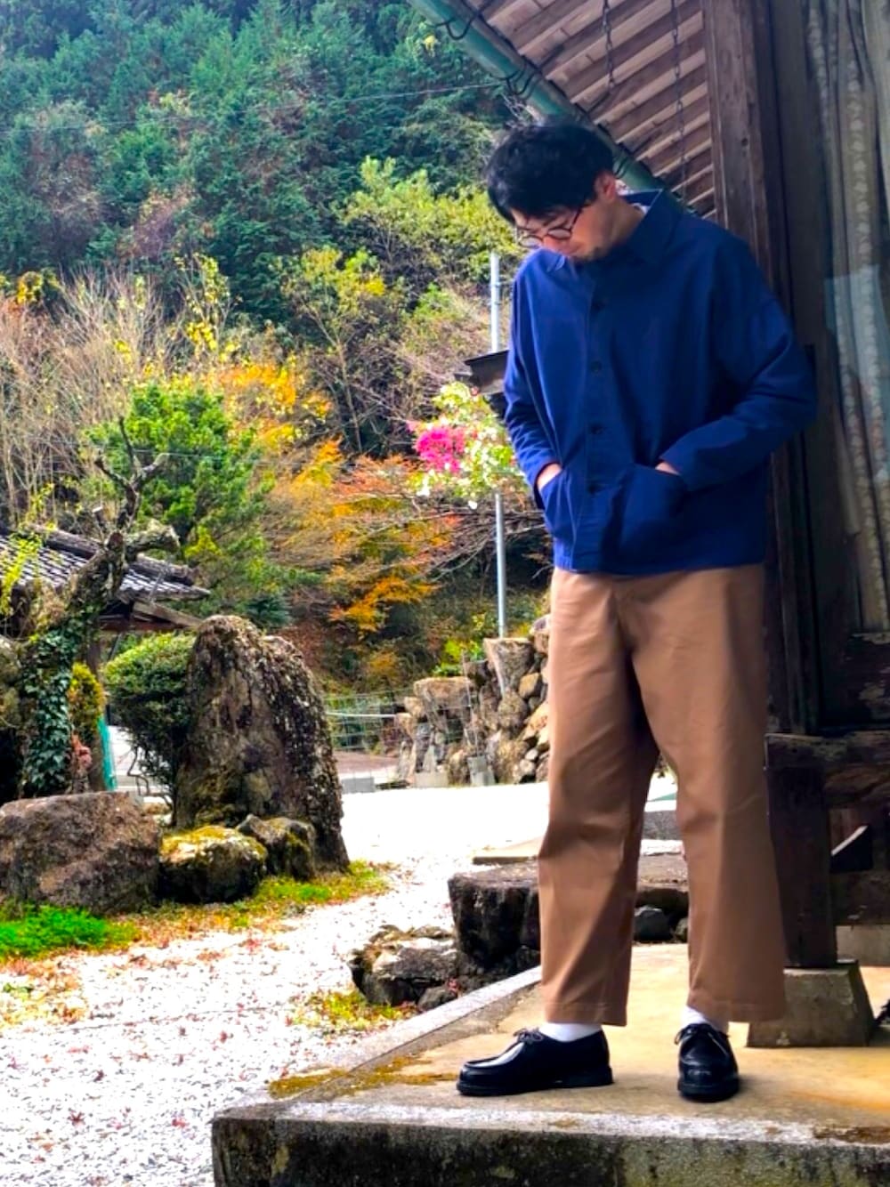 「フレンチワーク、フレンチカジュアル、VETRA、MACOBER、Paraboot、金子眼鏡」｜「VETRAの【VETRA】オーバーサイズ フレンチカバーオール MEN（カバーオール、ブルー系）」を使った、takukuruさん（メンズ・187cm）の秋コーディネートの1枚目の写真