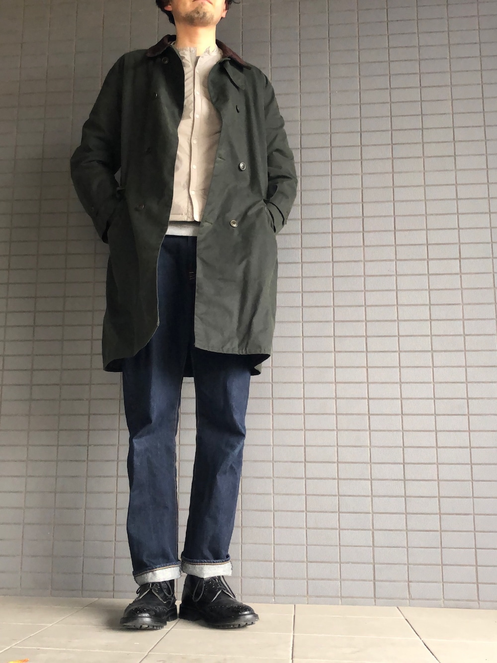 「オトナカジュアル、BABOUR、バブアー、シンプル、おしゃれさんと繋がりたい、GU」｜「BarbourのBarbour / HAYDON JACKET オイルド ロングコート（ステンカラーコート、グリーン系）」を使った、takukuruさん（メンズ・187cm）の冬コーディネートの1枚目の写真