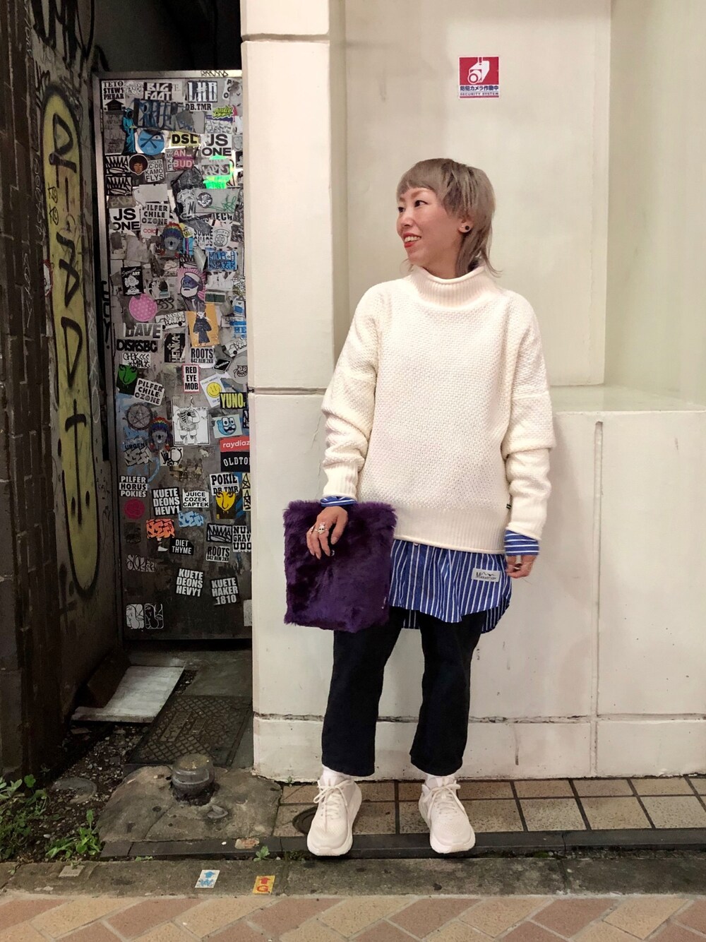 「ニット、ボア、秋のコーデ、レイヤードスタイル、ストライプシャツ、パンツスタイル、低身長、オトナカジュアル、モックネック、HOKAONEONE」｜「MANASTASHのMANASTASH/マナスタッシュ　ソフトコットンアクリルニット（ニット/セーター、ホワイト系）」を使った、yamaayuさん（レディース・151cm）の秋コーディネートの1枚目の写真