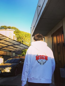 「MSGM（エムエスジーエム）のアイテム（パーカー）」を使った、　さとしさん（メンズ・175cm）の冬コーディネート