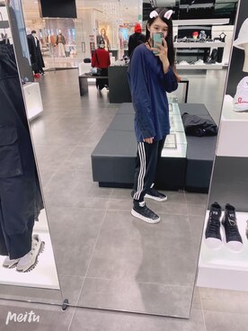 「Y-3（ワイスリー）のY-3 KASABARU（スニーカー、ブラック系）」を使った、芽芽さん（レディース・173cm）の冬コーディネート