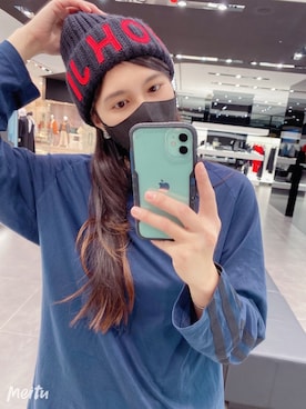 「Y-3（ワイスリー）のY-3 YOHJI BEANIE（キャップ、ブラック系）」を使った、芽芽さん（レディース・173cm）の冬コーディネート