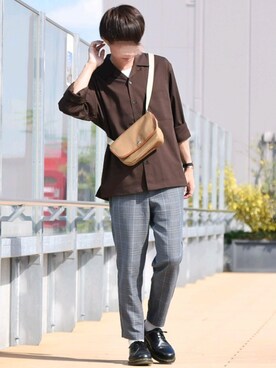 Gu ジーユー のショルダーバッグ ベージュ系 を使ったメンズ人気ファッションコーディネート Wear