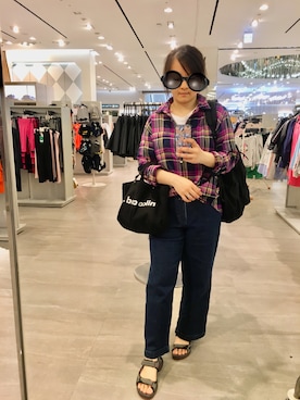 「mamafashion」｜「アイテム（サンダル）」を使った、poohpooh & JoJoさん（レディース・157cm）の秋コーディネート