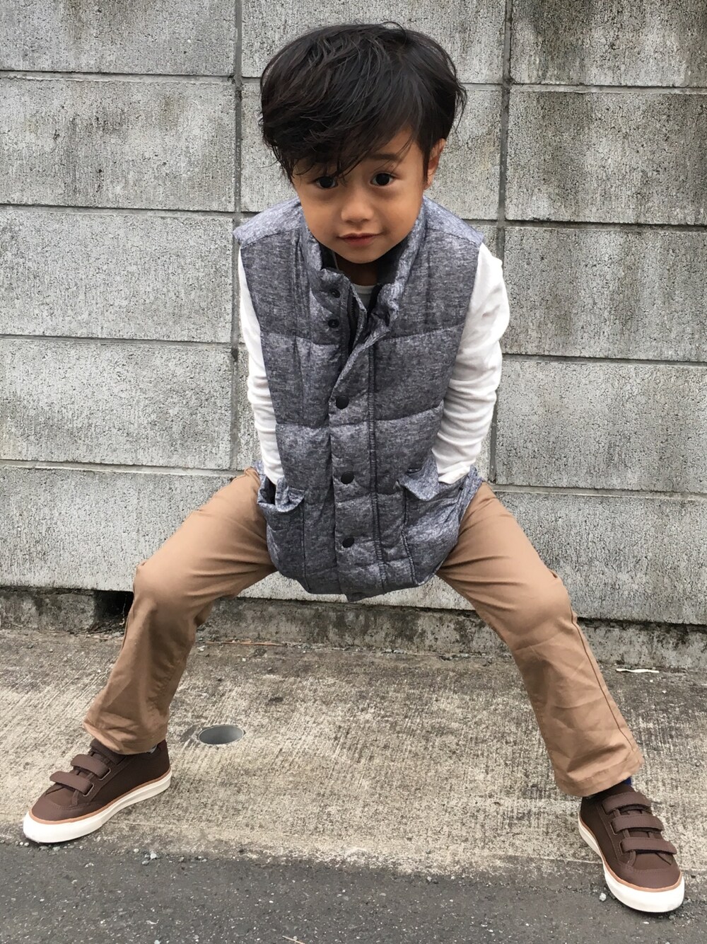 「kids、シンプルコーデ、男の子、キッズコーデ、fashion、5歳、ツーブロック委員会、Right-on、GAP、ZARA KIDS」｜「Right-onのアイテム（その他パンツ、ベージュ系）」を使った、kmsshさん（キッズ・110cm）の冬コーディネートの1枚目の写真