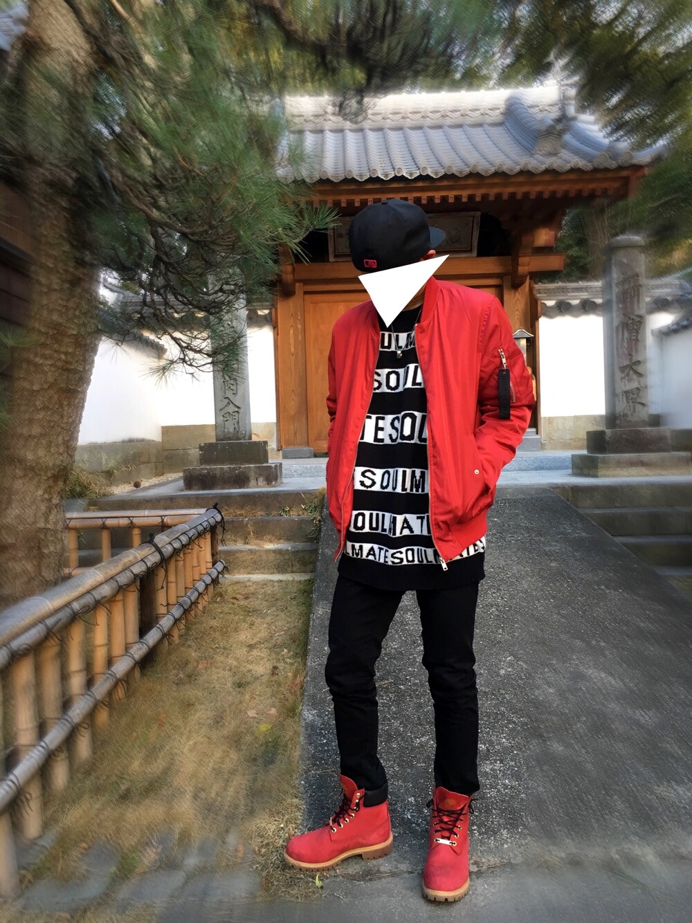 「MA1、ニューエラ、ティンバーランド、赤、黒、ストリート、ストリート系」｜「NEW ERAのWEGO/59FIFTY NY YANKEES（キャップ、ピンク系）」を使った、Raikiさん（メンズ・165cm）の冬コーディネートの1枚目の写真