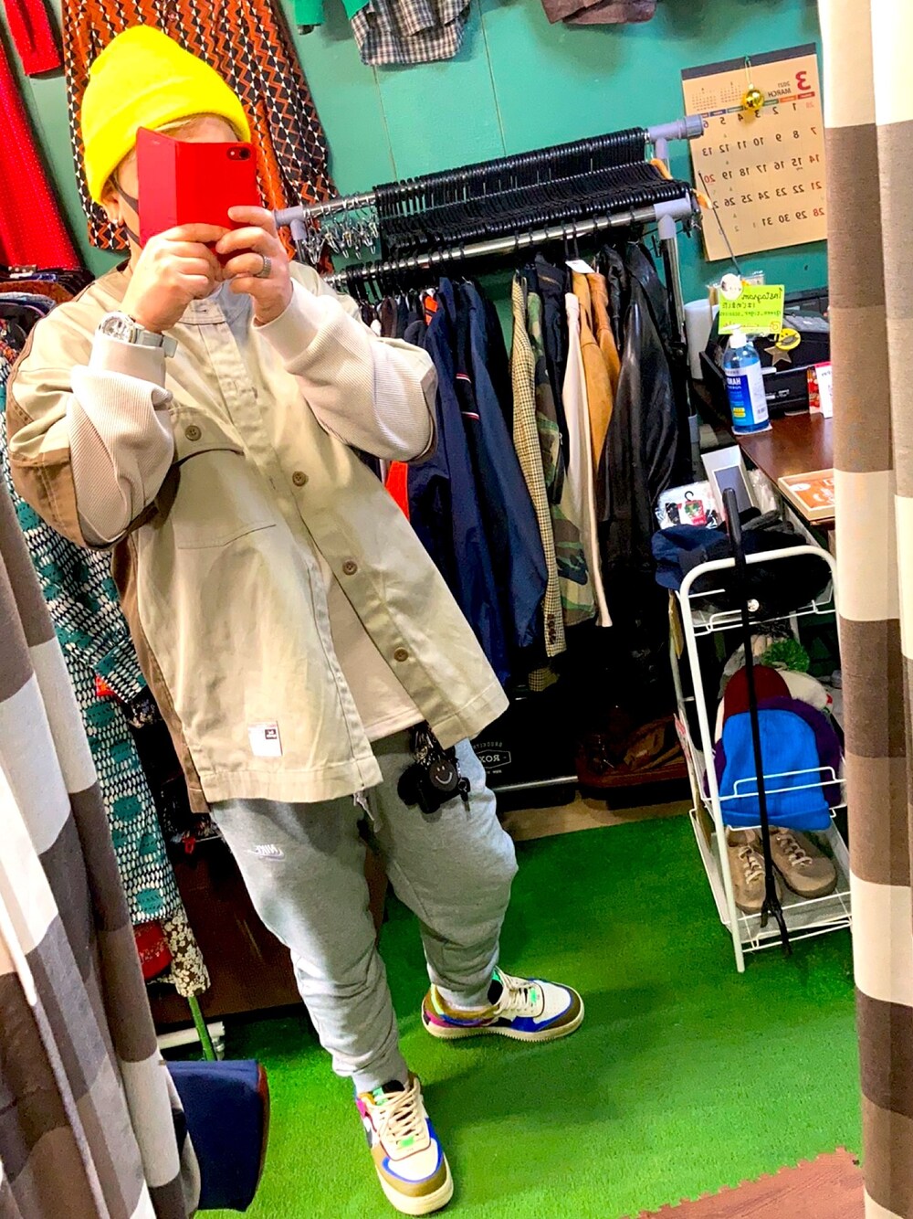 「ナイキ、シュプリーム、ミハラヤスヒロ(MIHARAYASUHIRO)、シンプル、春コーデ、ビッグシルエット、いいね、save、フォローお願いします🤑」｜「MIHARAYASUHIROのアイテム（シャツ/ブラウス、ベージュ系）」を使った、( ^ω^ )Hiko743さん（メンズ・172cm）の春コーディネートの1枚目の写真