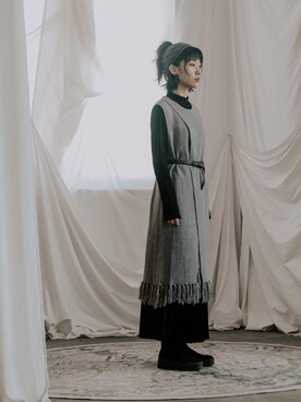 「日系极简」｜「アイテム（ジャンパースカート）」を使った、唔未人さん（レディース・160cm）の秋コーディネート