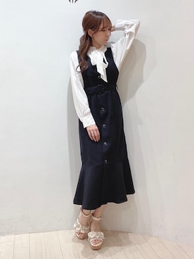 「MAJESTIC LEGON（マジェスティックレゴン）のアイテム（ジャンパースカート）」を使った、あーちゃん。さん（レディース・156cm）の春コーディネート