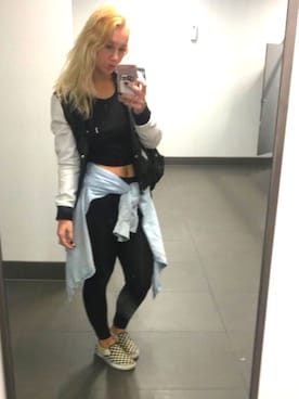 「school」｜「アイテム（スリッポン）」を使った、Brittniさん（レディース・173cm）の秋コーディネート