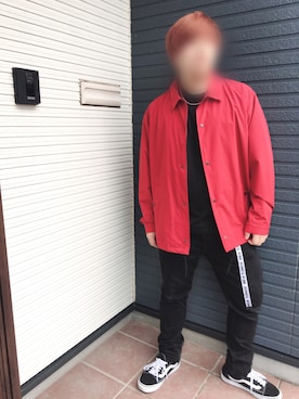 「雨」｜「アイテム（ナイロンジャケット）」を使った、コータさん（メンズ・163cm）の秋コーディネート