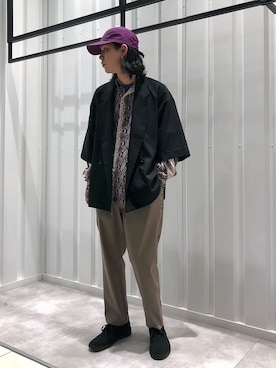 「パイソン柄」｜「アイテム（その他アウター）」を使った、シュガーマンさん（メンズ・173cm）の春コーディネート