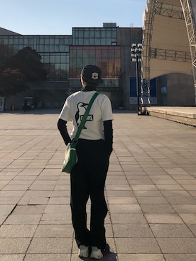 「CHUMS（チャムス）のアイテム（トップス）」を使った、フィ太郎🇰🇷휘뚜루마뚜루さん（レディース・164cm）の春コーディネート
