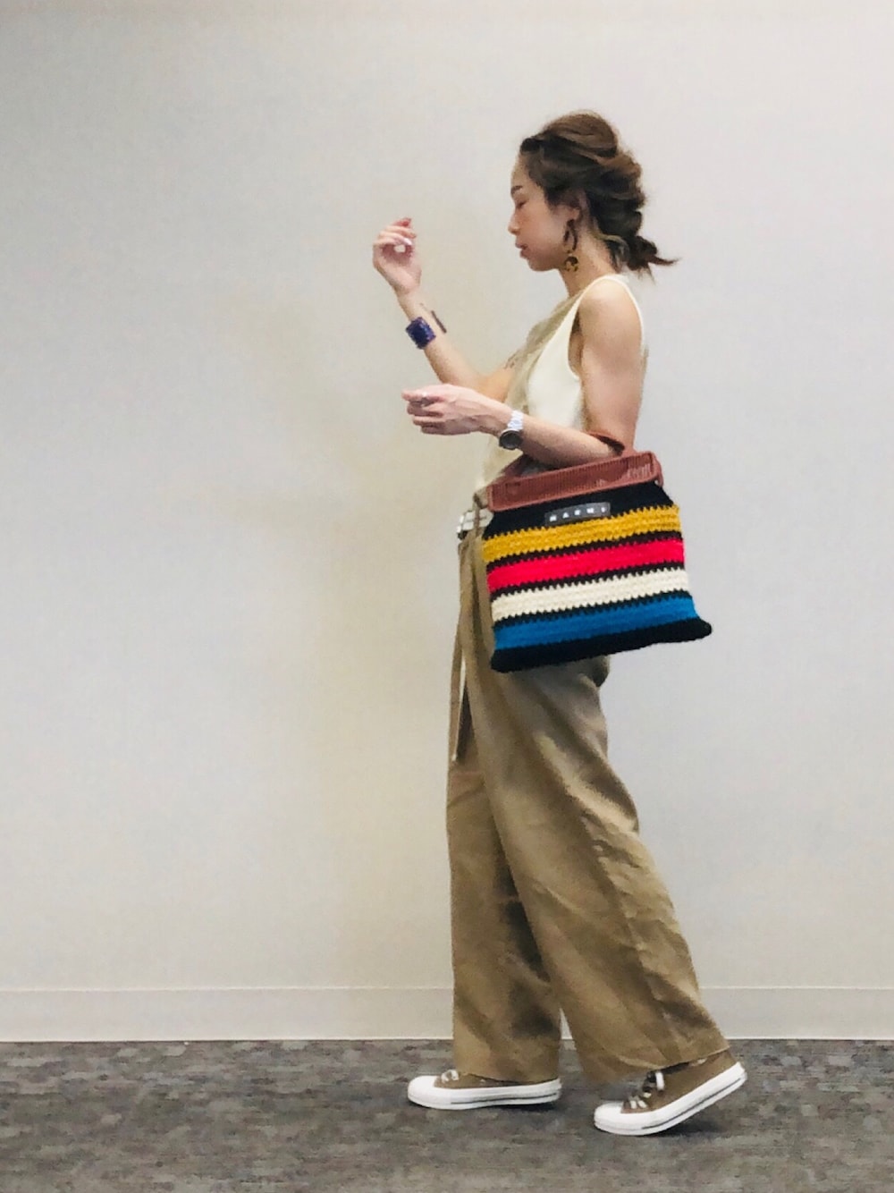 「MELROSEのアイテム（パンツ、ブラウン系）」を使った、i_am_ah_mic  🇭🇰さん（レディース・168cm）の夏コーディネートの1枚目の写真