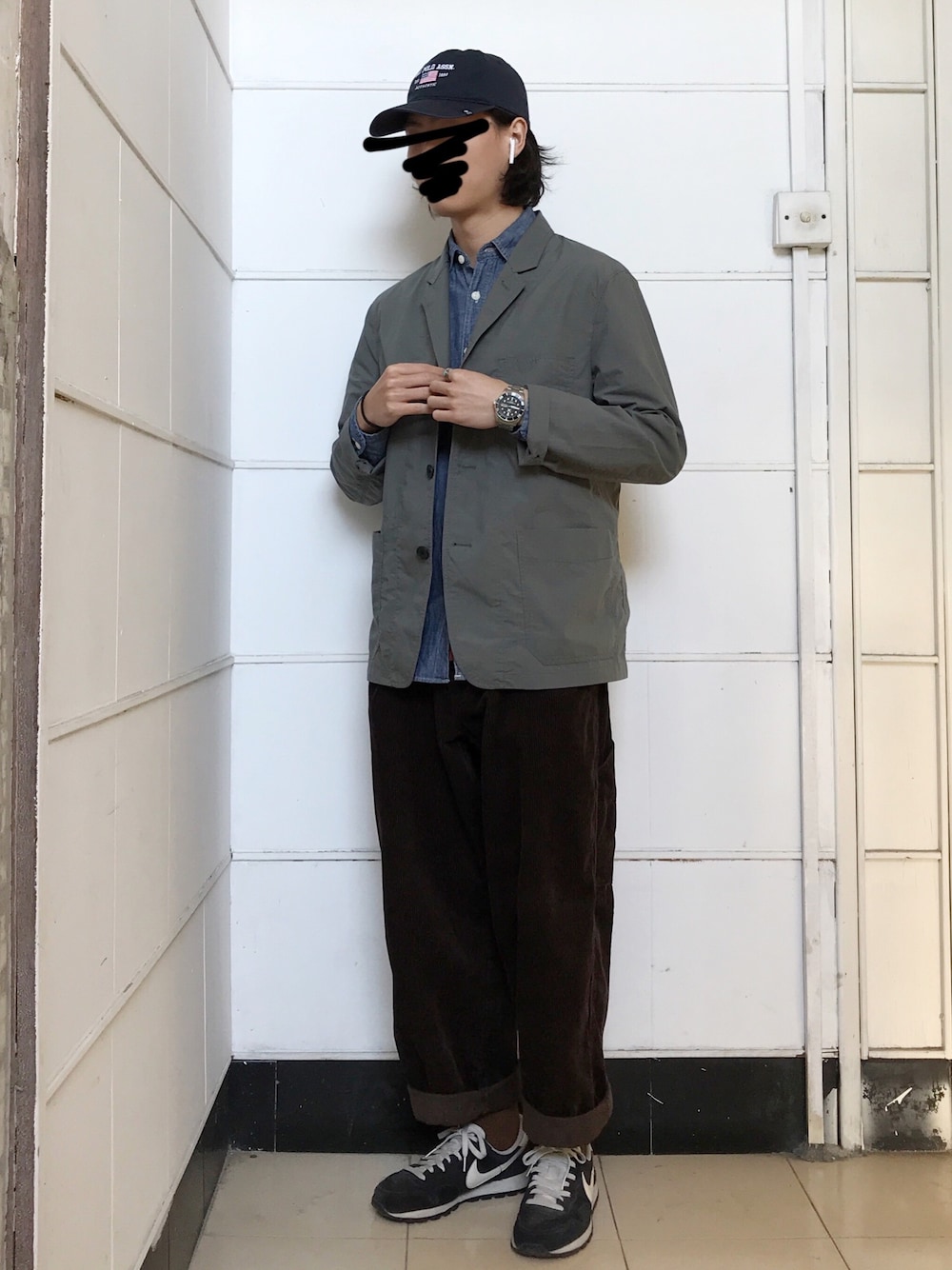 「ootd、秋のコーデ、冬コーデ、街头搭配、休闲、通勤穿搭、盐系风格、oversize、日系极简」｜「UNIQLOのアイテム（テーラードジャケット、グリーン系）」を使った、川林鹿野さん（メンズ・170cm）の秋コーディネートの1枚目の写真
