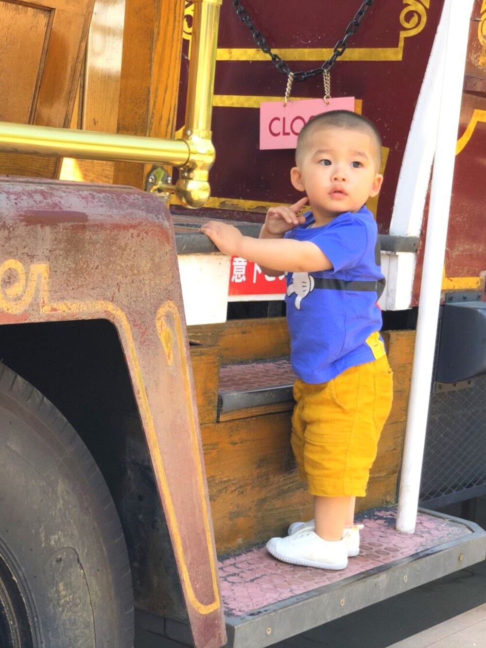 「息子コーデ、むすこーで、ベビーコーデ、おとこのこ、男の子コーデ」｜「ベルメゾンのアイテム（トップス、ブルー系）」を使った、ユカさん（キッズ・80cm）の秋コーディネートの1枚目の写真