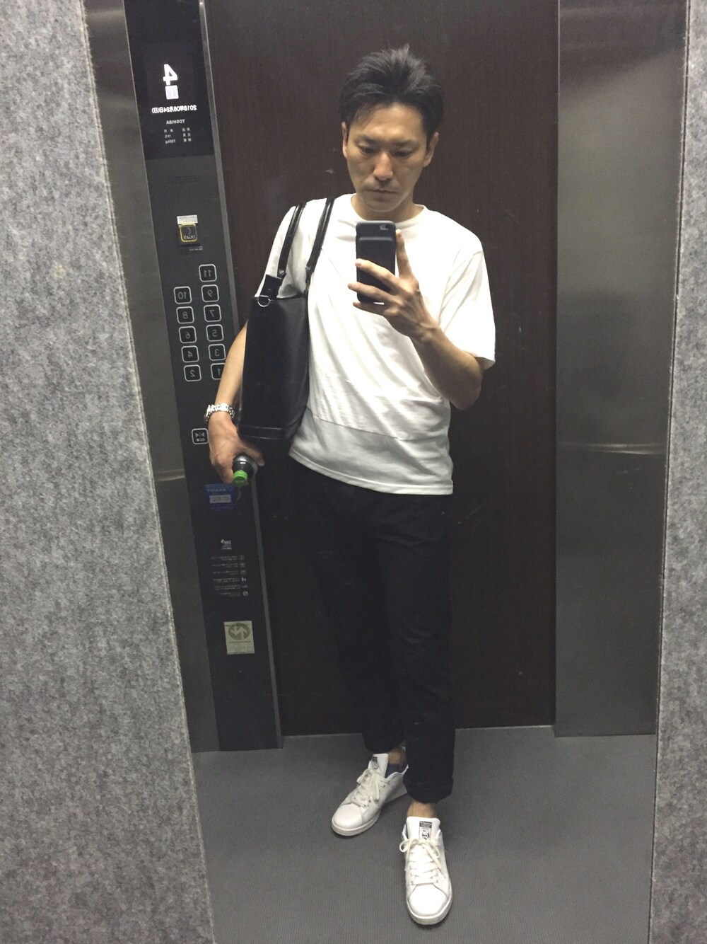 「RAGEBLUEの素材切り替えTシャツ/747766（Tシャツ/カットソー、ホワイト系）」を使った、mutakaさん（メンズ・178cm）の夏コーディネートの1枚目の写真