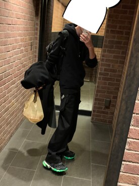 「Maison Margiela（メゾンマルジェラ）のアイテム（パンツ、ブラック系）」を使った、インスタもやってるざわわわわわわわわさん（メンズ・173cm）の冬コーディネート