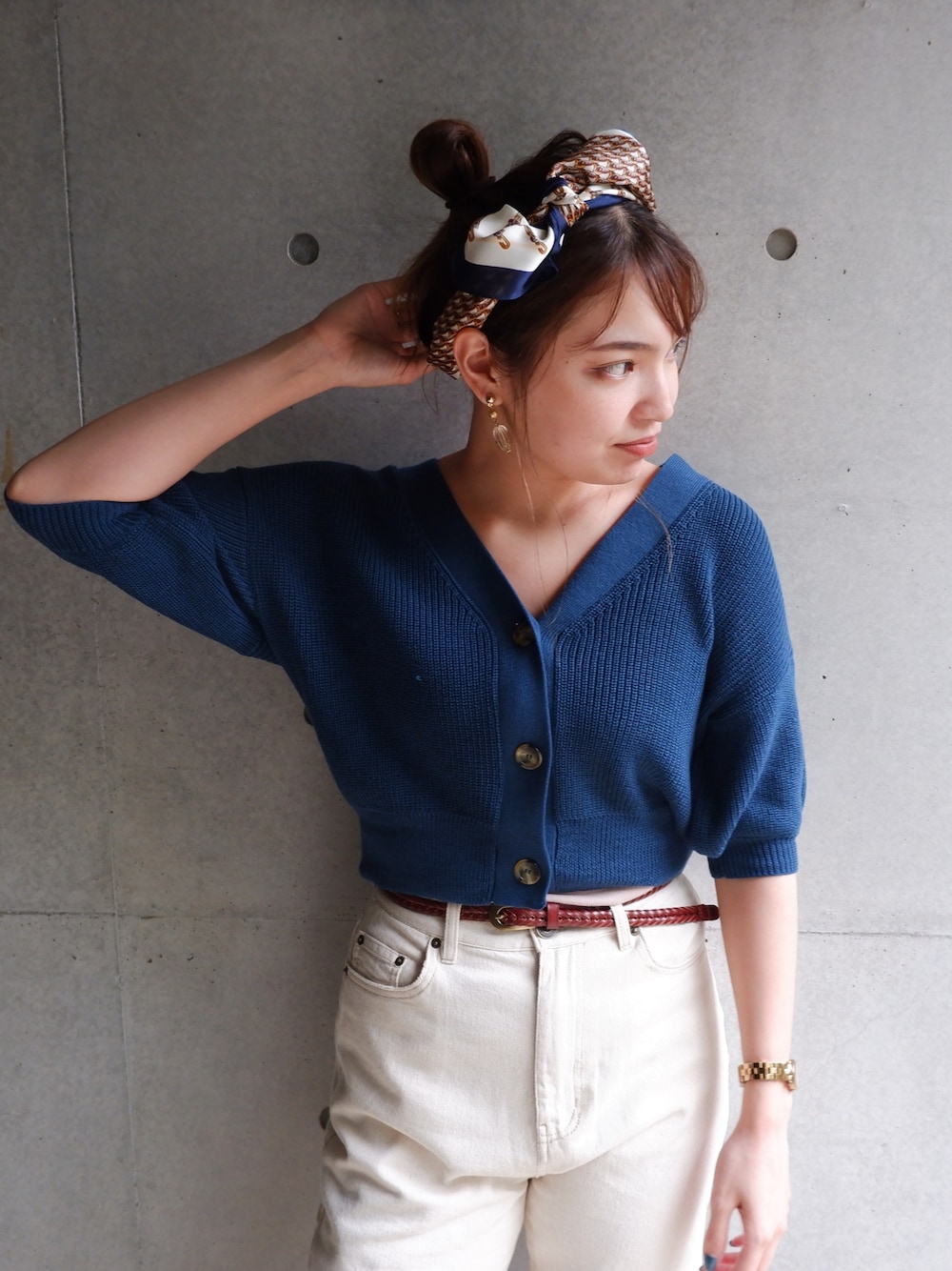 「オトナカジュアル、カーディガン、オトナ女子、楽チンコーデ、シンプル、プチプラコーデ、ゆるコーデ、おうちファッション、カラーコーデ、夏」｜「FUN.TRINITYのショートスリーブカーデ（カーディガン/ボレロ、ブルー系）」を使った、FUN.TRINITYさん（レディース・167cm）の春コーディネートの1枚目の写真