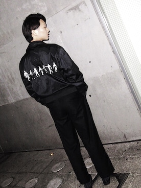 「VERSACE（ヴェルサーチ）のアイテム（ミリタリージャケット）」を使った、Takuto さん（メンズ・184cm）の冬コーディネート