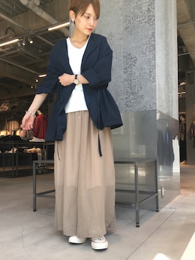 「ネイビー×ホワイト」｜「アイテム（ダウンジャケット/コート）」を使った、RIHOさん（レディース・150cm）の夏コーディネート