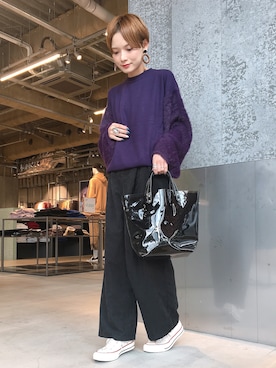 「クルーネックニット」｜「アイテム（その他）」を使った、RIHOさん（レディース・150cm）の秋コーディネート