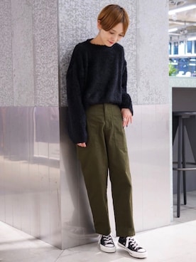 「ダークグリーン」｜「アイテム（ニット/セーター）」を使った、RIHOさん（レディース・150cm）の秋コーディネート