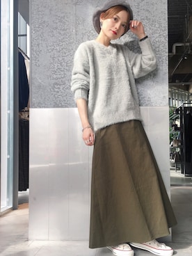 「ダークグリーン」｜「アイテム（ニット/セーター）」を使った、RIHOさん（レディース・150cm）の秋コーディネート