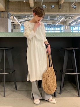 「ペーパーバッグ」｜「アイテム（その他）」を使った、RIHOさん（レディース・150cm）の春コーディネート