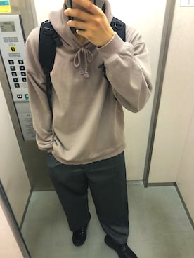 「アイテム（パーカー、ブラウン系）」を使った、d.sさん（メンズ・181cm）の春コーディネート
