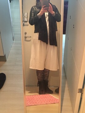 「GU（ジーユー）のアイテム（Pants、ホワイト系）」を使った、hnさん（レディース・164cm）の春コーディネート