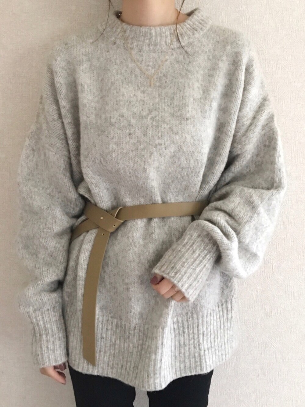 「冬コーデ、ニット、オーバーサイズニット、ゆるニット、ざっくりニット、シンプル、オトナカジュアル、プチプラコーデ、ZARA、ザラ」｜「mifuu...のアイテム（ネックレス、ゴールド系）」を使った、miho𓇢さん（レディース・158cm）の秋コーディネートの1枚目の写真