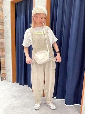 「CUBE SUGAR（キューブシュガー）のアイテム（サロペット/オーバーオール）」を使った、SHOP STAFFさん（レディース・160cm）の春コーディネート