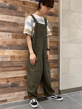 「CUBE SUGAR（キューブシュガー）のアイテム（サロペット/オーバーオール）」を使った、SHOP STAFFさん（レディース・160cm）の春コーディネート