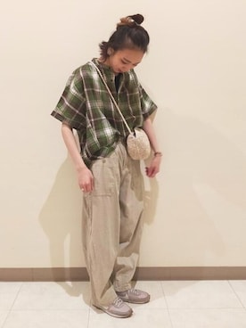 「CUBE SUGAR（キューブシュガー）のアイテム（パンツ）」を使った、SHOP STAFFさん（レディース・160cm）の春コーディネート