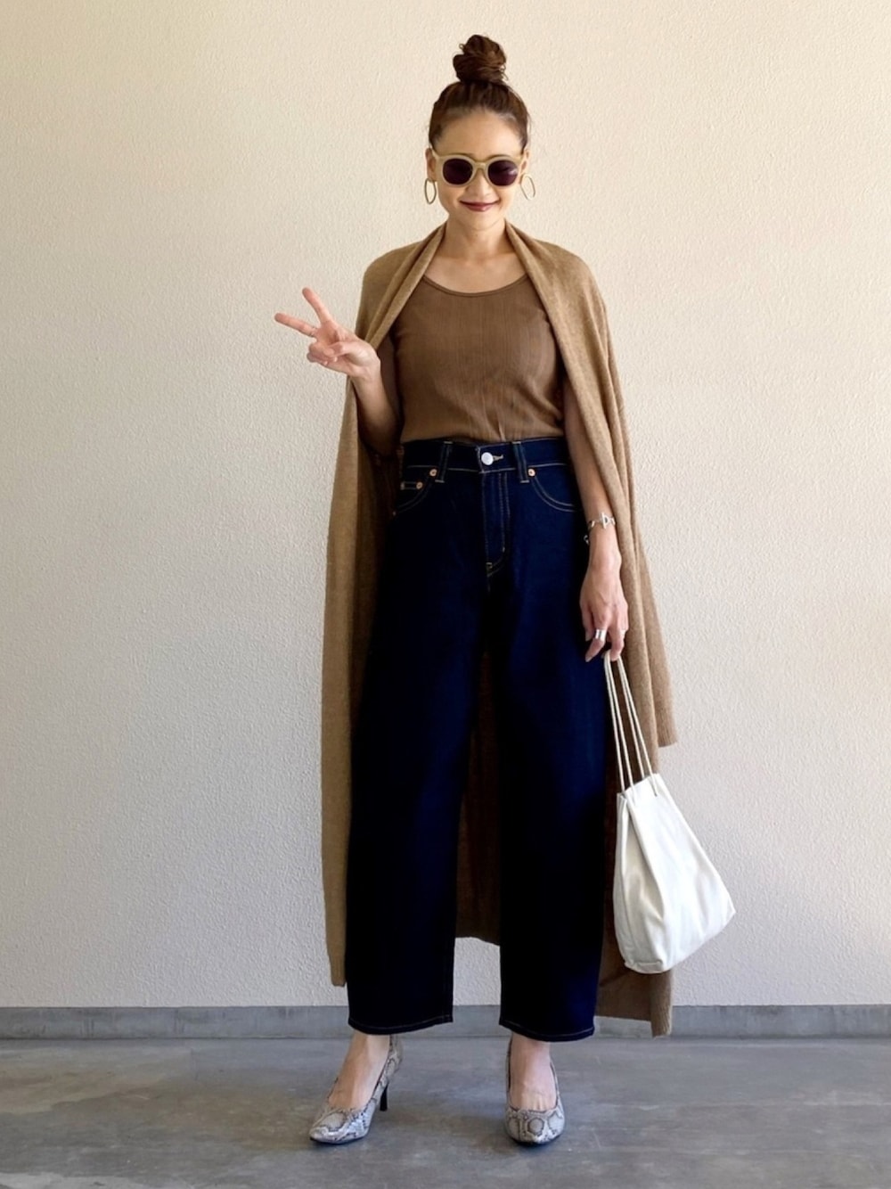 「ラブアンドピース2020、大人カジュアル、デニム、パイソン、秋服準備はじめました」｜「Levi'sの【先行予約】LEVI'S(R) TYPE1 BALLOON LEG TBD2（デニムパンツ、ブルー系）」を使った、Yukieさん（レディース・166cm）の夏コーディネートの1枚目の写真